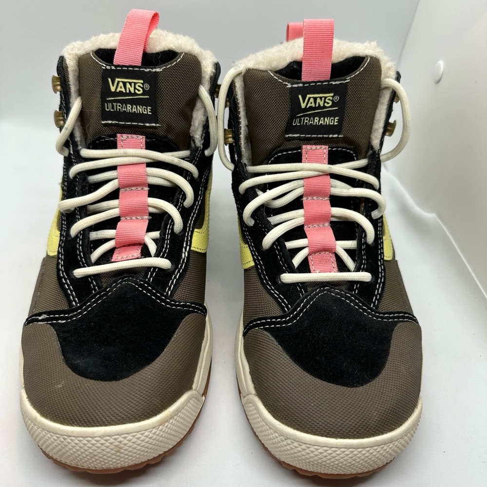Vans Ultrarange Exo Hi. Canteen/marshmallow. NWOT